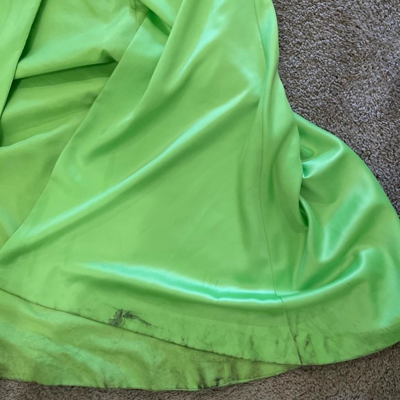 Vera Wang Inspired satin neon green high spilt gown.Pleated for hourglass effect - Picture 6 of 8